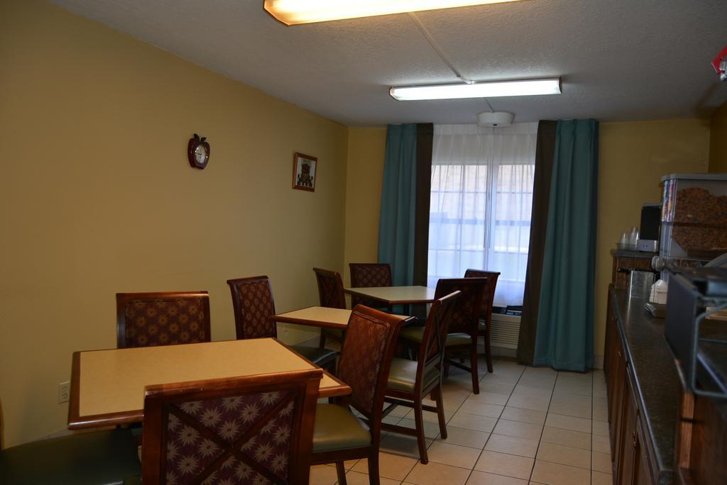 Super 8 By Wyndham Sulphur Extérieur photo