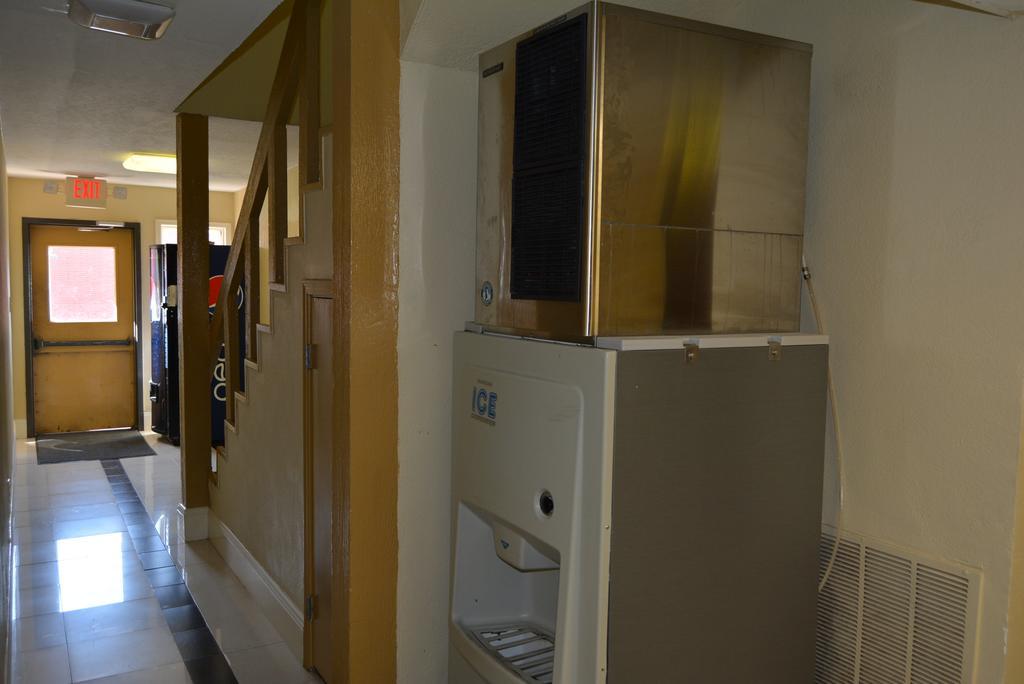 Super 8 By Wyndham Sulphur Extérieur photo