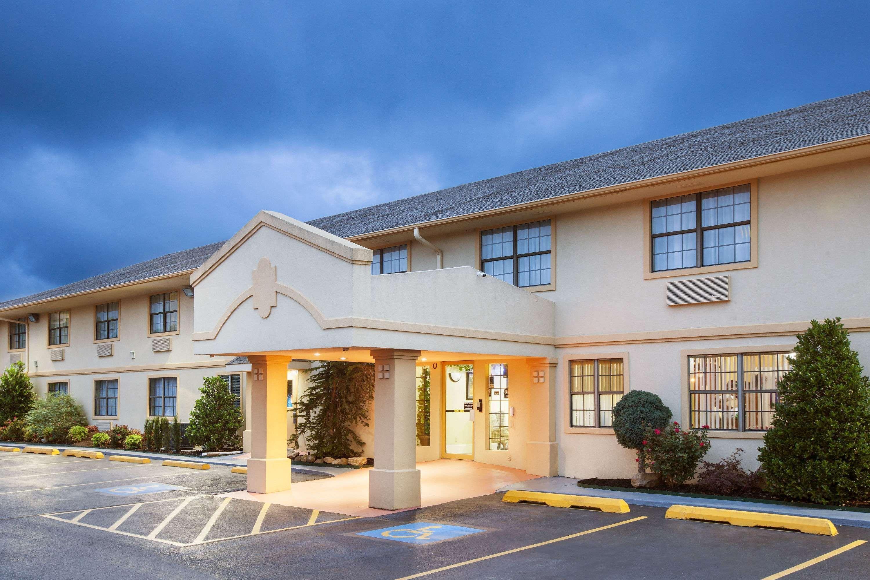 Super 8 By Wyndham Sulphur Extérieur photo